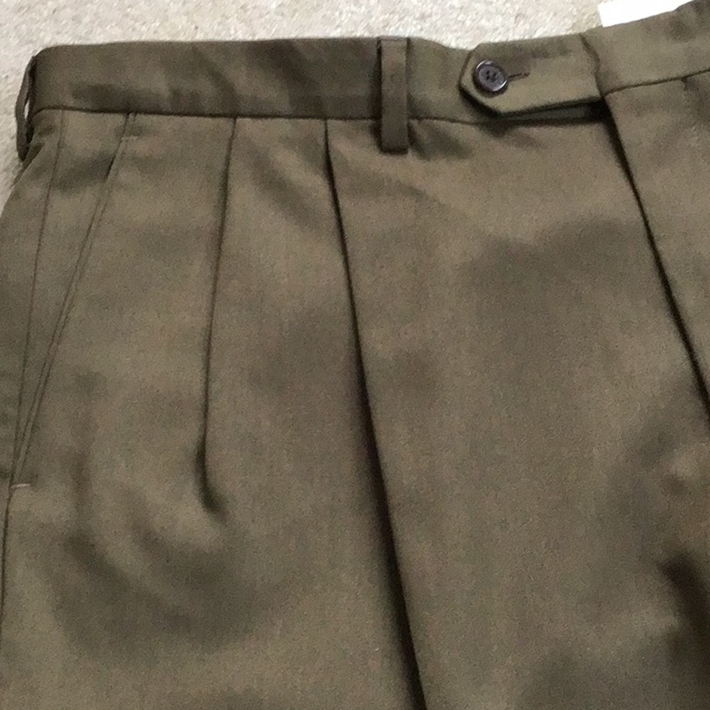 New Pazoni 100% virgin wool trousers. Made in Italy.